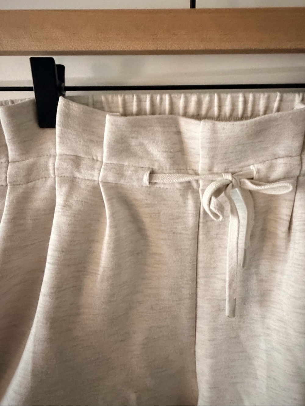 Varley Cream High-Rise Paperbag Drawstring Shorts - Picture 4 of 5
